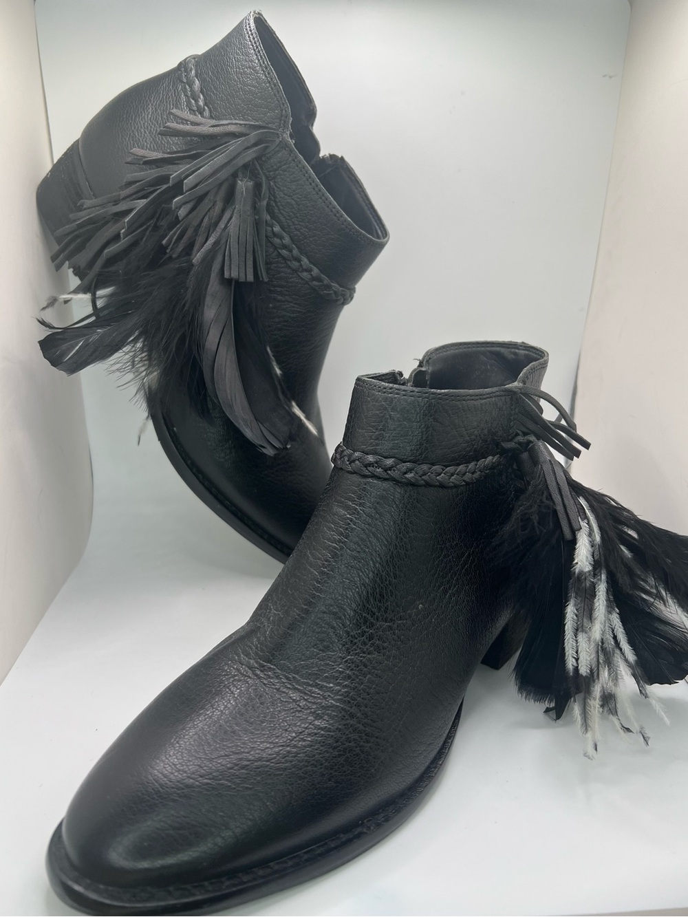 Gianni Bini Black Leather Feather Fringe Ankle Boots 7.5M